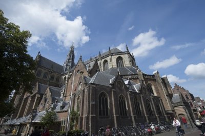 Haarlem, prot gem Grote of Sint Bavokerk aan buitenzijde [011], 2014 1101.jpg