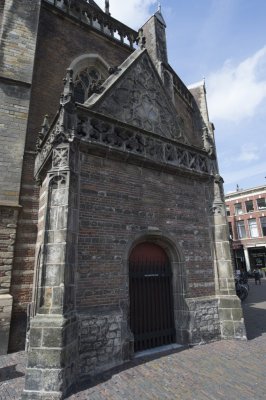 Haarlem, prot gem Grote of Sint Bavokerk aan buitenzijde [011], 2014 1102.jpg
