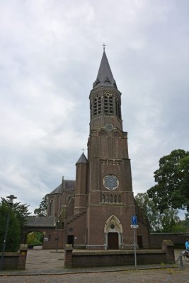 Nuenen, RK h Clemenskerk 11, 2014.jpg