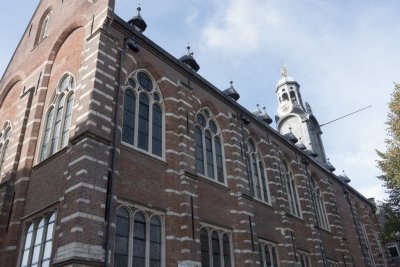 Leiden, RK Kloosterkerk voorm nu Academiegebouw [011], 2014 1260.jpg