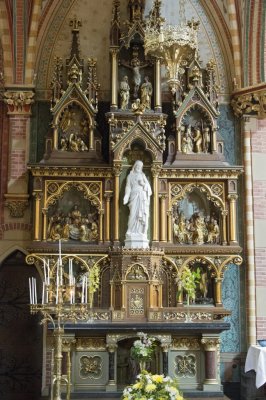 Den Haag RK Sint-Jacobus de Meerderekerk [011], 2015 7751 nevenaltaar noordzijde.jpg