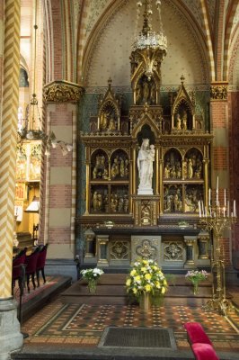 Den Haag RK Sint-Jacobus de Meerderekerk [011], 2015 7762 nevenaltaar zuidzijde.jpg