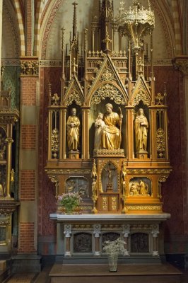 Den Haag RK Sint-Jacobus de Meerderekerk [011], 2015 7764 nevenaltaar zuidzijde.jpg