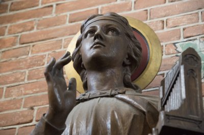 Den Haag RK Sint-Jacobus de Meerderekerk [011], 2015 7850 beeld Cecilia bij orgel.jpg