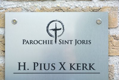 Eindhoven, RK Pius X kerk 14, 2015.jpg