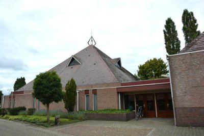 Holten, geref kerk cntrum De Kandelaar 14, 2015.jpg