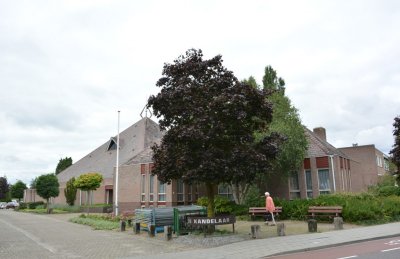 Holten, geref kerk cntrum De Kandelaar 15, 2015.jpg