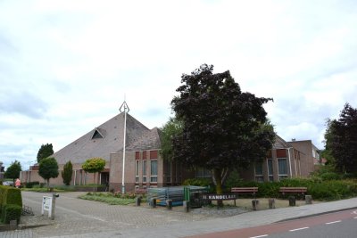 Holten, geref kerk cntrum De Kandelaar 17, 2015.jpg