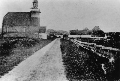 De Koog Texel  kerk 2 ramen circa 1910.jpg