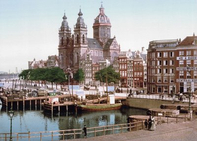 Amsterdam, St Nicolaaskerk circa 1900.jpg