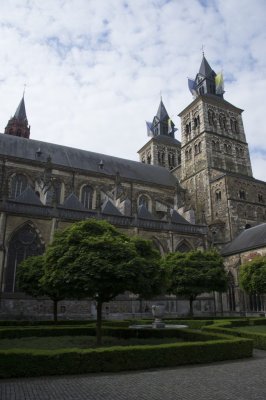 Maastricht RK Servaasbasiliek 10 Pandhof 2016 [011] 7778.jpg