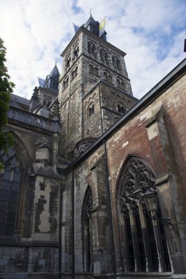 Maastricht RK Servaasbasiliek 10 Pandhof 2016 [011] 7785.jpg