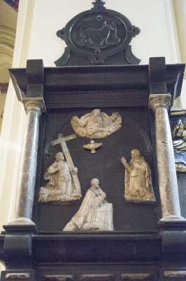 Maastricht RK Servaasbasiliek 16 Bij kapel Zuidzijde 2016 [011] 7731.jpg