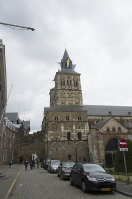 Maastricht RK Servaasbasiliek 2 Buitenzijde Zuid 2016 [011] 7683.jpg