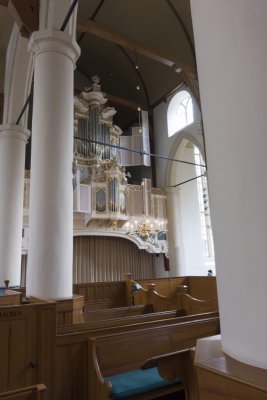 Amsterdam, Waalse kerk Oude Zijds 17 Blik uit noordbeuk [011], 2016 2891.jpg