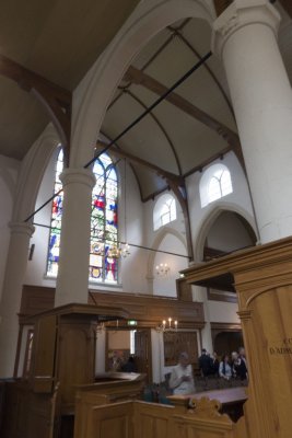 Amsterdam, Waalse kerk Oude Zijds 28 Blik uit zuidbeuk [011], 2016 2906.jpg