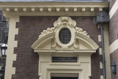 Amsterdam, Waalse kerk Oude Zijds 3 Walenpleinzijde [011], 2016 2887.jpg