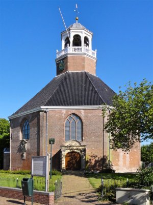Sint Annaparochie, prot gem Van Harenskerk (Gouwenaar).jpg