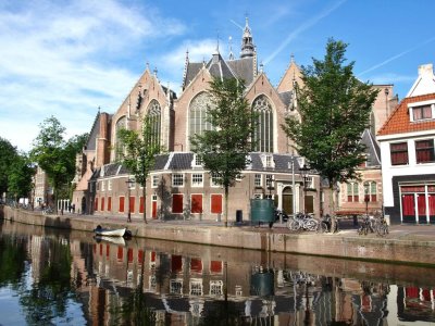 Amsterdam, Oude kerk 11 [053], 2016.jpg