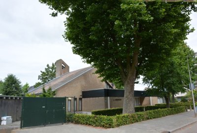 Numansdorp, geref kerk de Hoeksteen 11, 2016.jpg