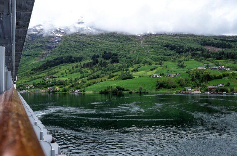 Olden - Green, cloudy and snowy mountains