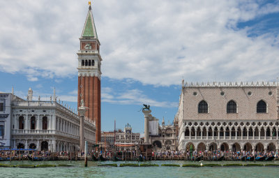 We got off the water taxi at the Piazza San Marco