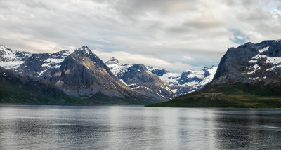 And more striking mountains...........