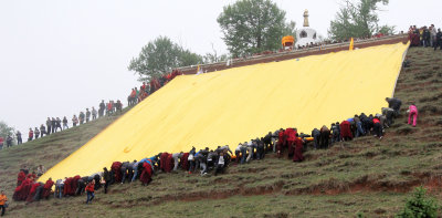 KUMBUM MONASTERY - QINGHAI - SUNNING BUDDHA FESTIVAL 2013 (197).JPG