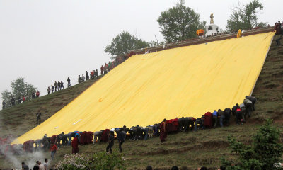 KUMBUM MONASTERY - QINGHAI - SUNNING BUDDHA FESTIVAL 2013 (201).JPG