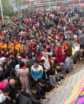 KUMBUM MONASTERY - QINGHAI - SUNNING BUDDHA FESTIVAL 2013 (266).JPG