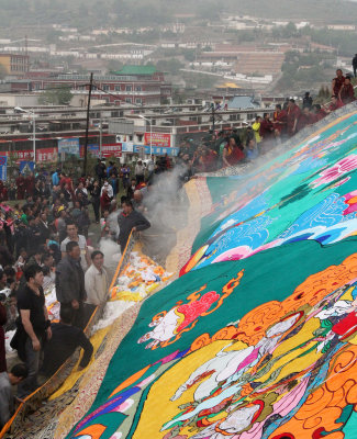 KUMBUM MONASTERY - QINGHAI - SUNNING BUDDHA FESTIVAL 2013 (270).JPG