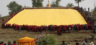 KUMBUM MONASTERY - QINGHAI - SUNNING BUDDHA FESTIVAL 2013 (286).JPG