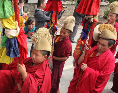 KUMBUM MONASTERY - QINGHAI - SUNNING BUDDHA FESTIVAL 2013 (300).JPG