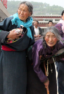 KUMBUM MONASTERY - QINGHAI - SUNNING BUDDHA FESTIVAL 2013 (326).JPG