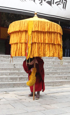 KUMBUM MONASTERY - QINGHAI - SUNNING BUDDHA FESTIVAL 2013 (77).JPG
