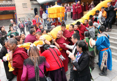 KUMBUM MONASTERY - QINGHAI - SUNNING BUDDHA FESTIVAL 2013 (93).JPG