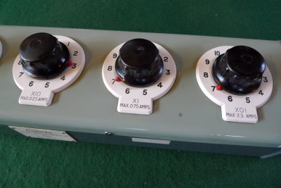 Cambridge AC/DC resistance box 0.01
