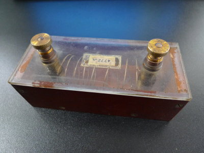 Fixed resistance box