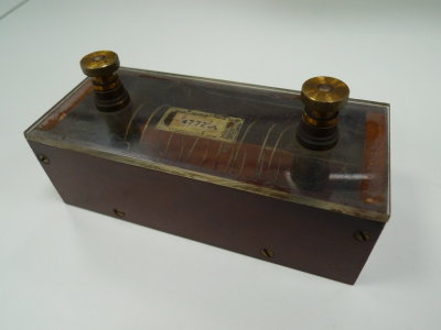 Fixed resistance box