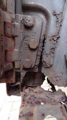Serious rust problem on bottom of door pillar (not traveller)