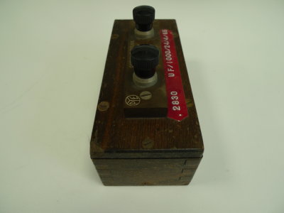 Capacitor Box. Cambridge inst.