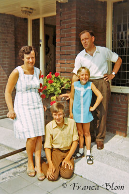 Mijn ouders, mijn broer en ik in juli 1970