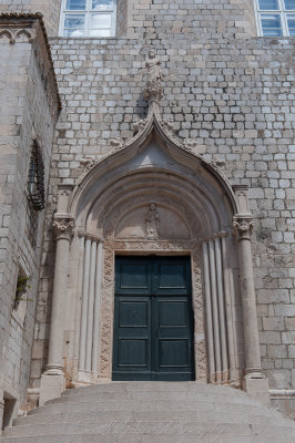 Sveti Sebastijan Entrance