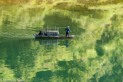 China (Guizhou) - Man On A Boat