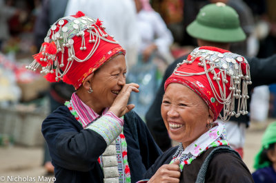 Vietnam (Lao Cai) - Two Red Dao Women On Market Day
