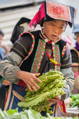 China (Yunnan) - Alu Yi Woman at Market