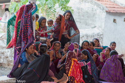 India (Gujarat) - Conversations At The Saang Wari Fair