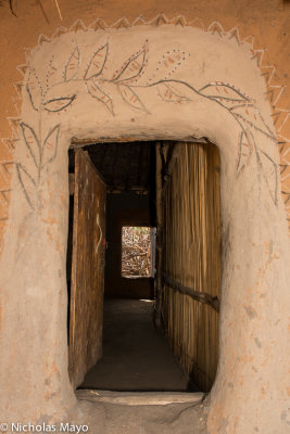 Tanzania (Serengeti) - Passage Through Kurya House