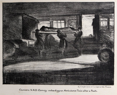 Camiers: V.A.D. Convoy unloading an Ambulance Train after a push