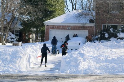 Newstead Blizzard Dig Out 05.jpg